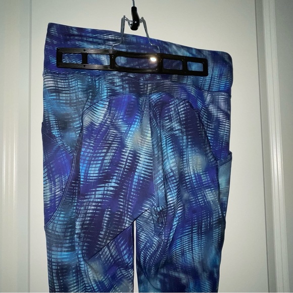 Lululemon Invigorate Leggings 28 Inch - Picture 4 of 4